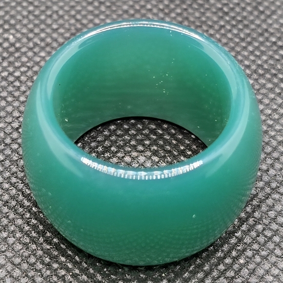 Vintage Chunky Green Lucite Statement Ring Size 13.5 - Picture 1 of 3